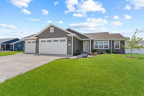 4451 FIELDCREST DR, Kaukauna, WI 54130-4563