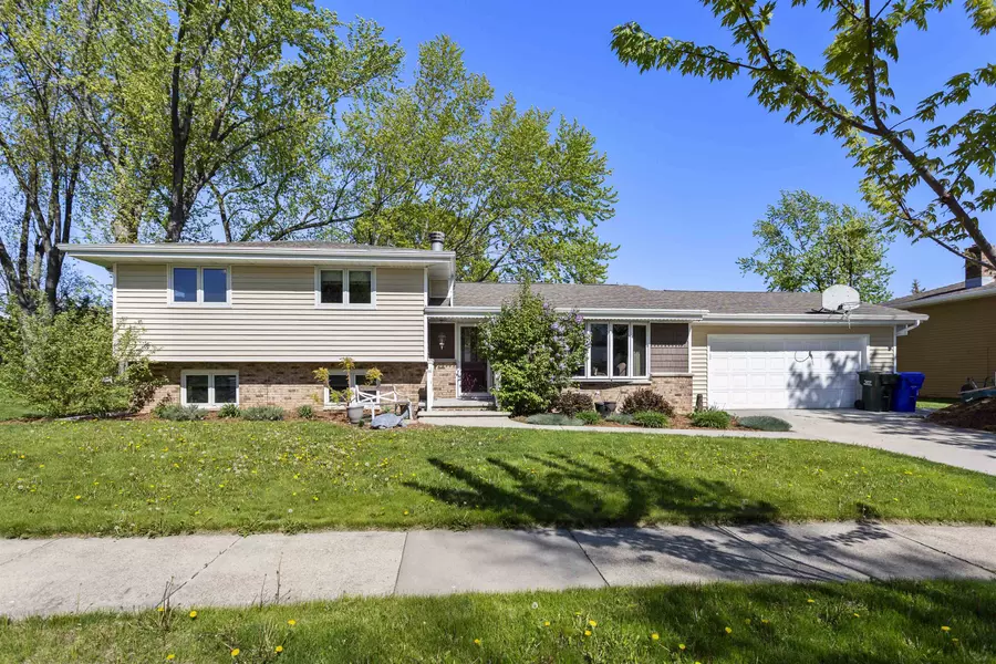 1908 PARKWOOD DR, Kaukauna, WI 54130-0000