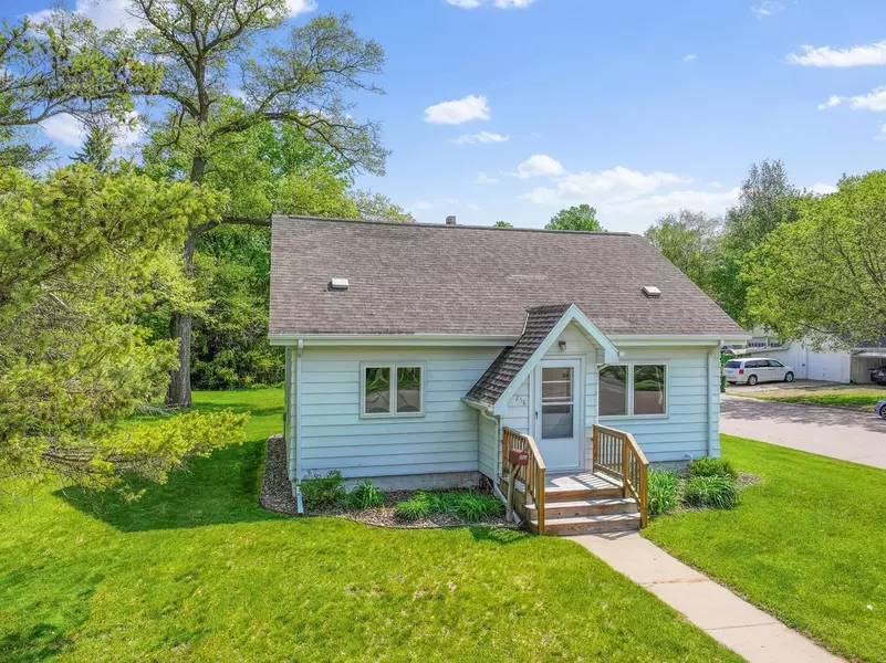 258 S FRANKLIN ST, Oconto Falls, WI 54154-1425