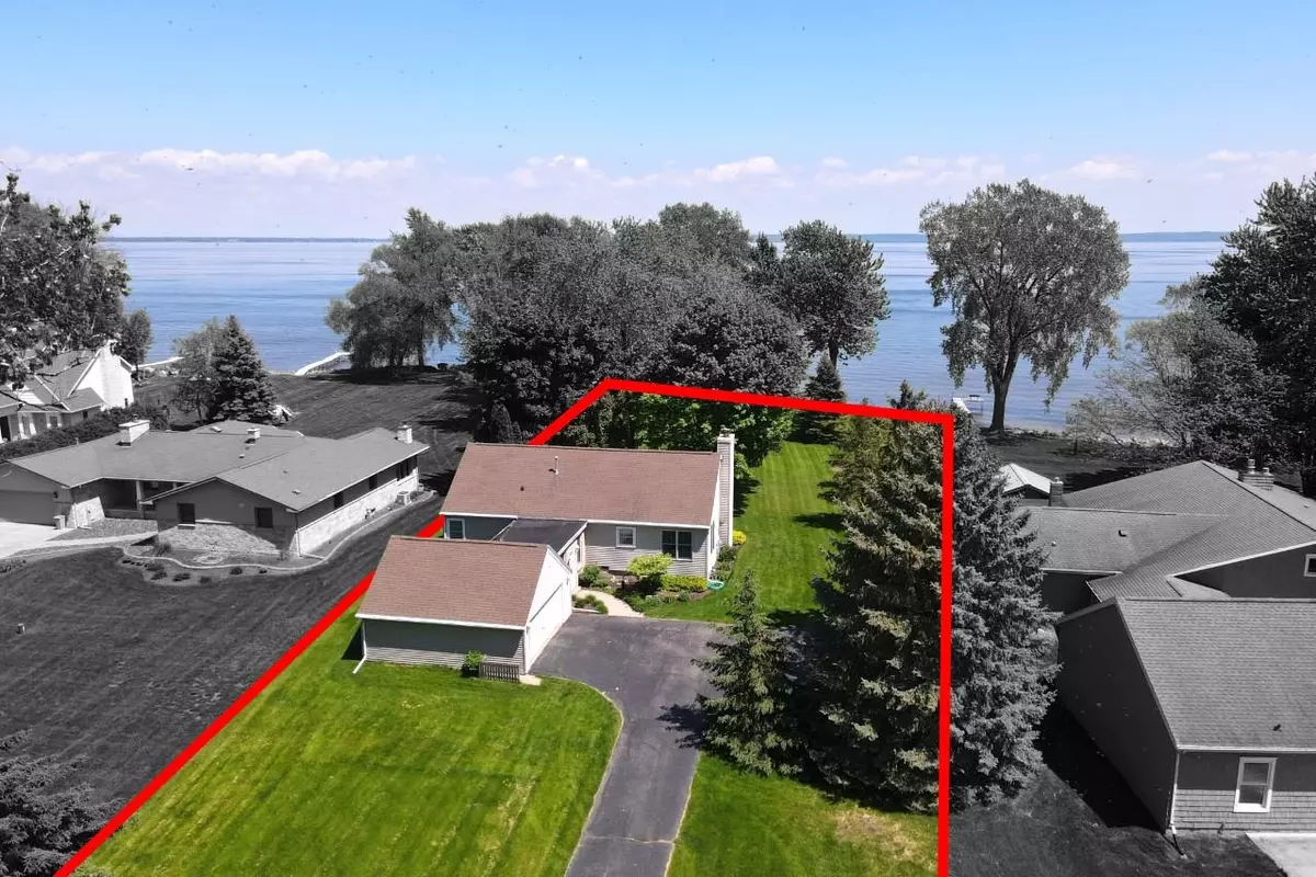 Neenah, WI 54956,548 SUNRISE BAY RD
