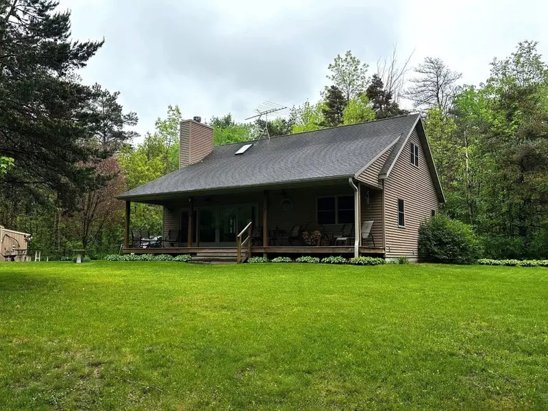 W13078 RASMUSSEN LN, Caroline, WI 54928-9661