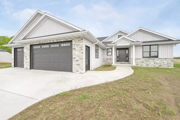 1263 ALLEN LEE WAY, Pulaski, WI 54162