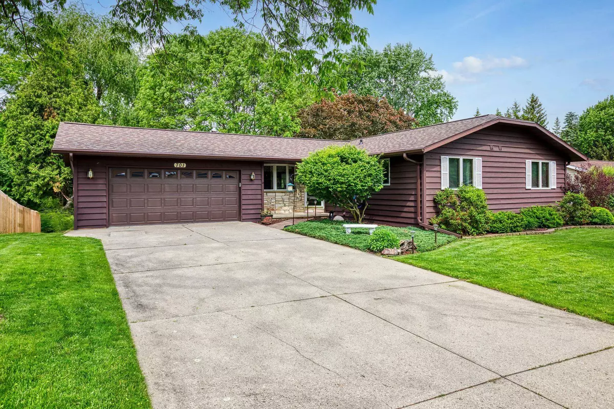 Kaukauna, WI 54130-3615,701 ROSEHILL RD