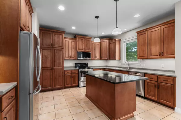 Appleton, WI 54913,217 E STRATFORD LN