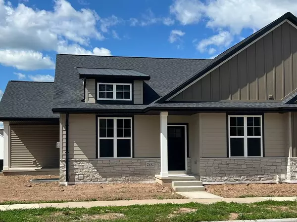 2832 ELM TREE HL, Howard, WI 54313-0000