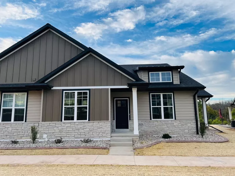 2828 ELM TREE HL, Howard, WI 54313-0000