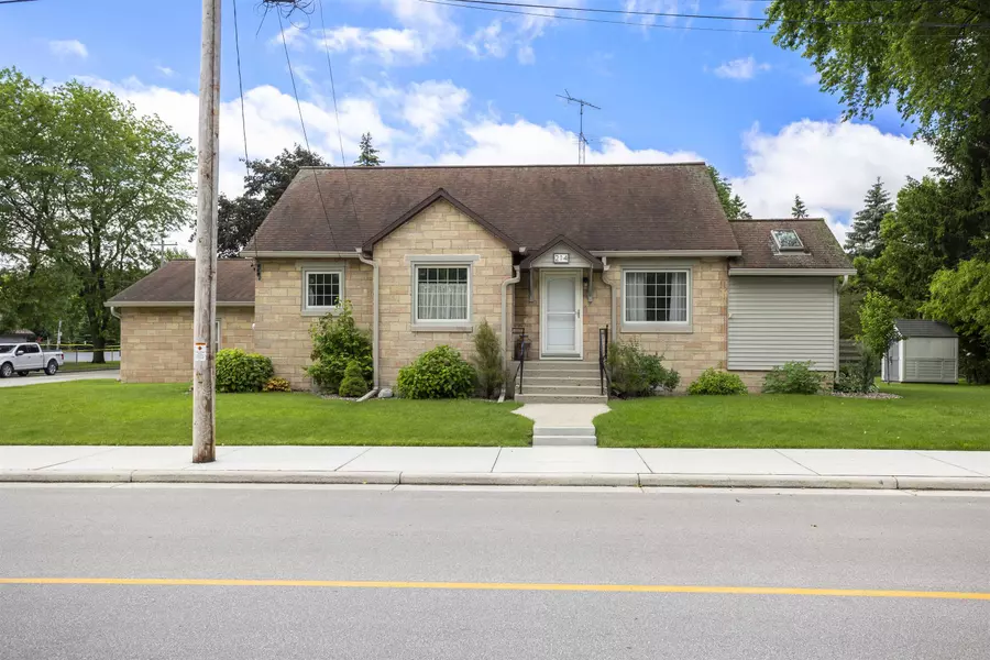 214 E CHURCH ST, Oakfield, WI 53065