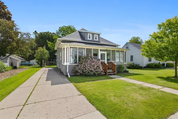 814 1ST ST, Kewaunee, WI 54216