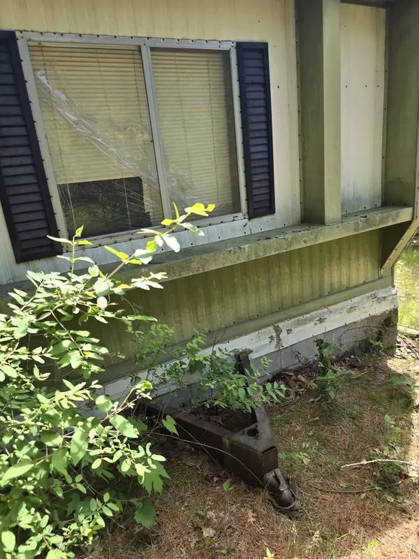 N6352 8TH DR, Westfield, WI 53964