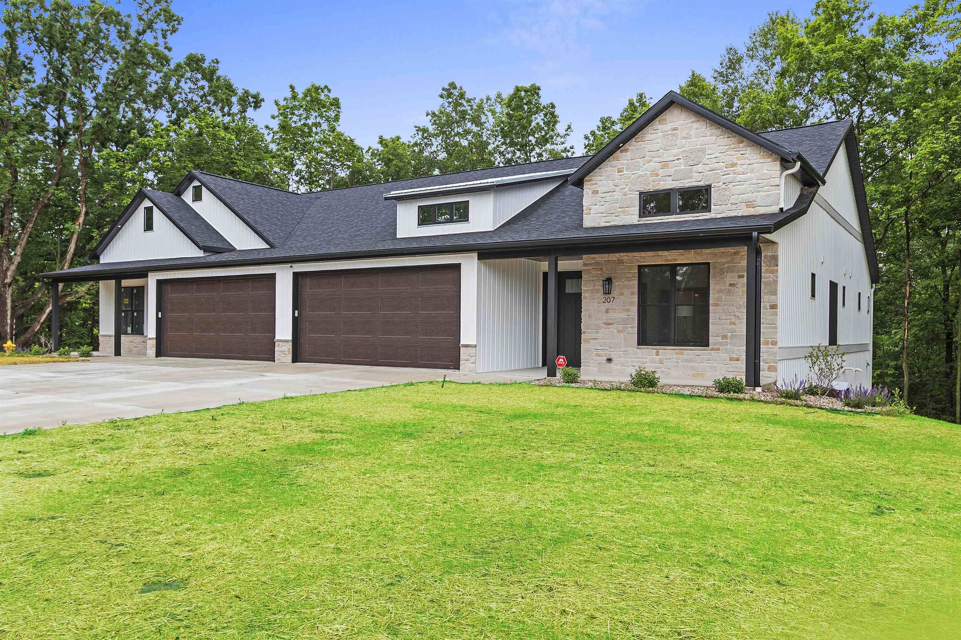207 DEER SHED TRL #19, Green Bay, WI 54302
