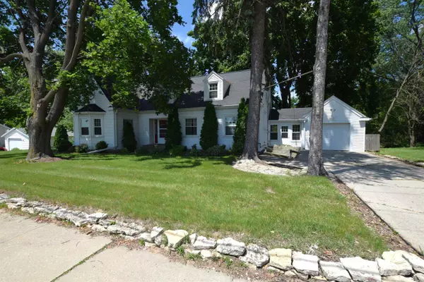 2237 DECKNER AVE, Green Bay, WI 54302