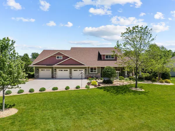 N2748 SLEEPY CREEK DR, Kaukauna, WI 54130