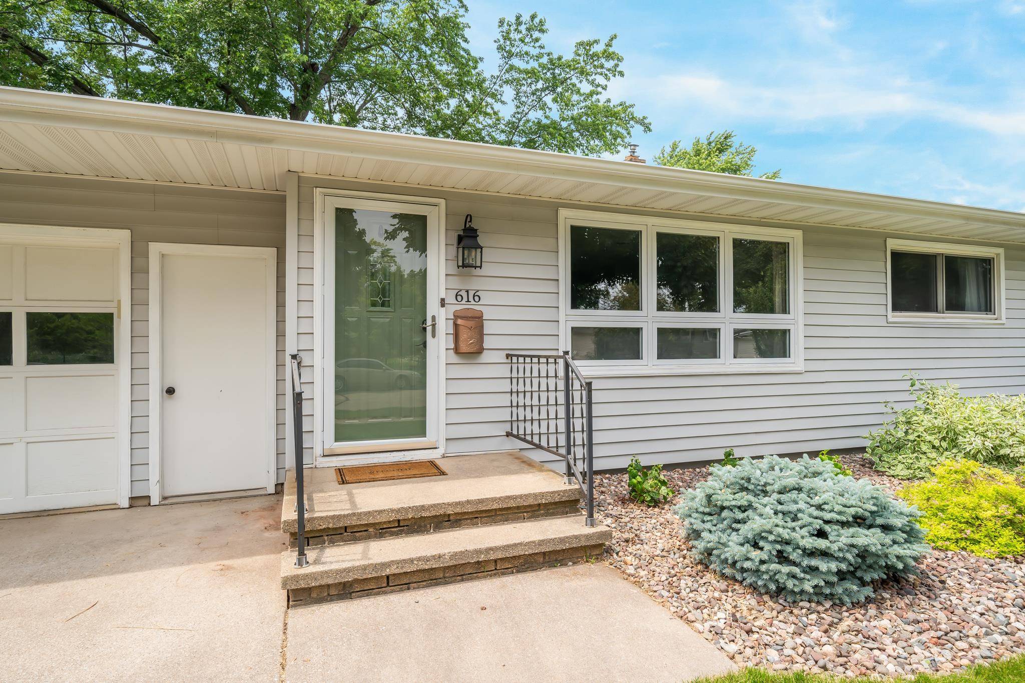 Combined Locks, WI 54113,616 MARCELLA AVE