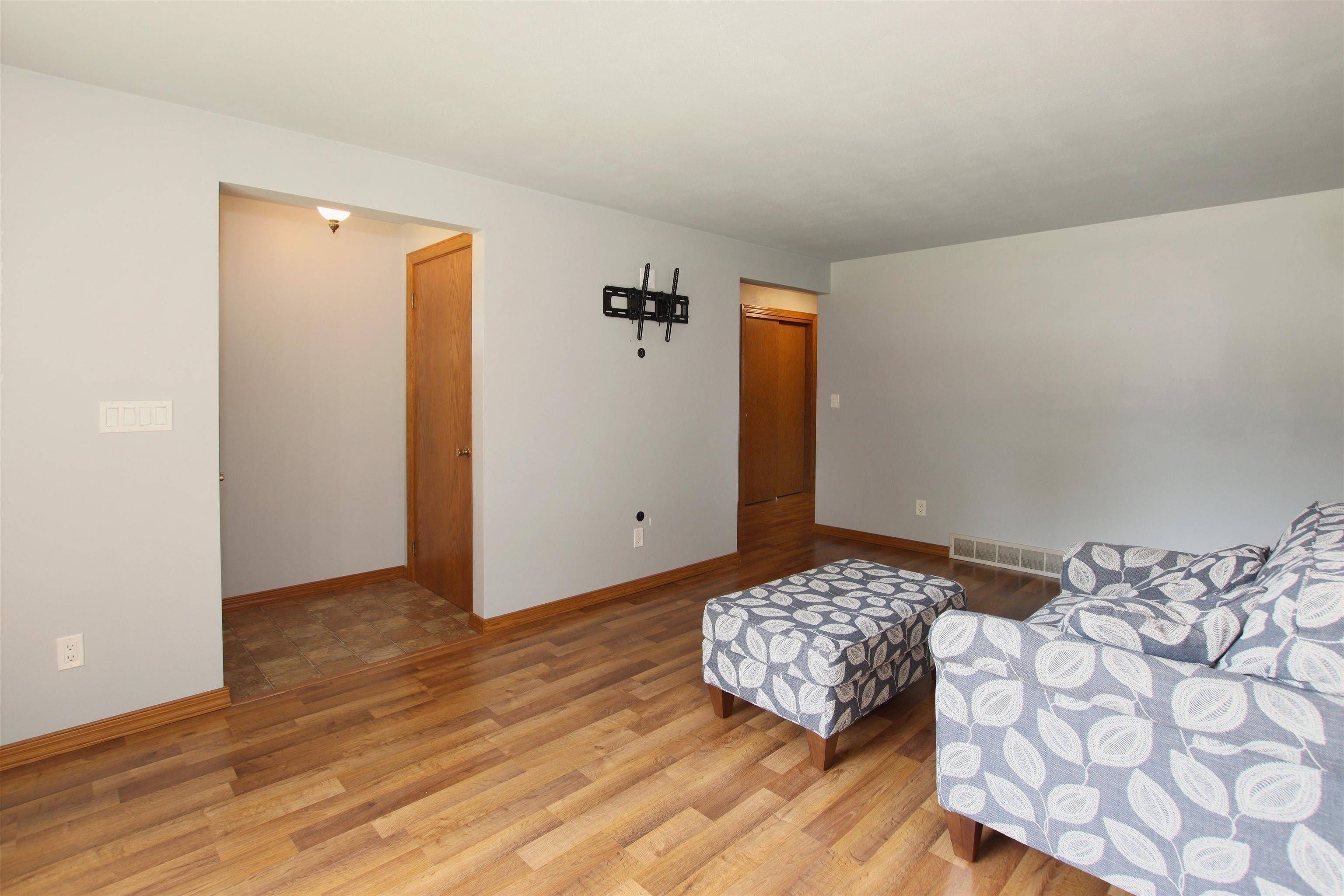 Appleton, WI 54915,27 N LINDEN LN