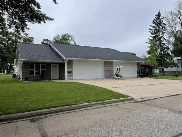 516 5TH ST, Oconto, WI 54153-1322