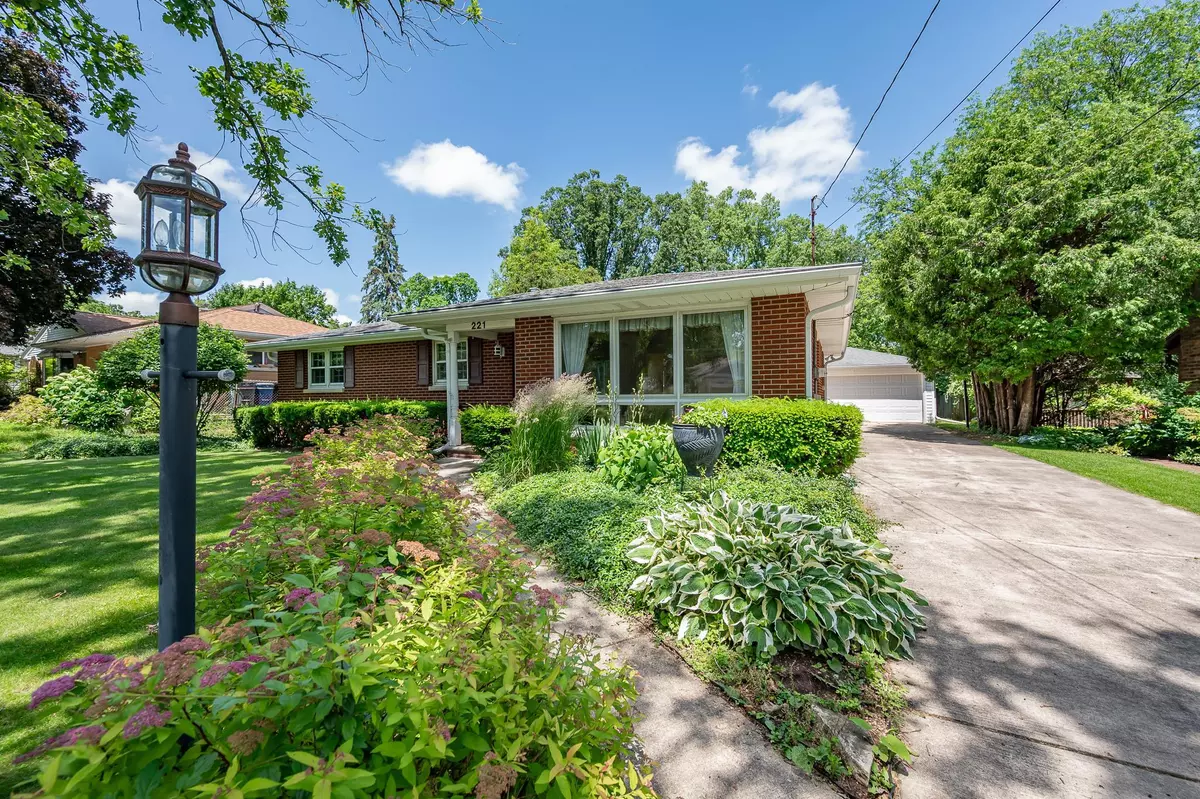 Green Bay, WI 54301,221 KALB AVE