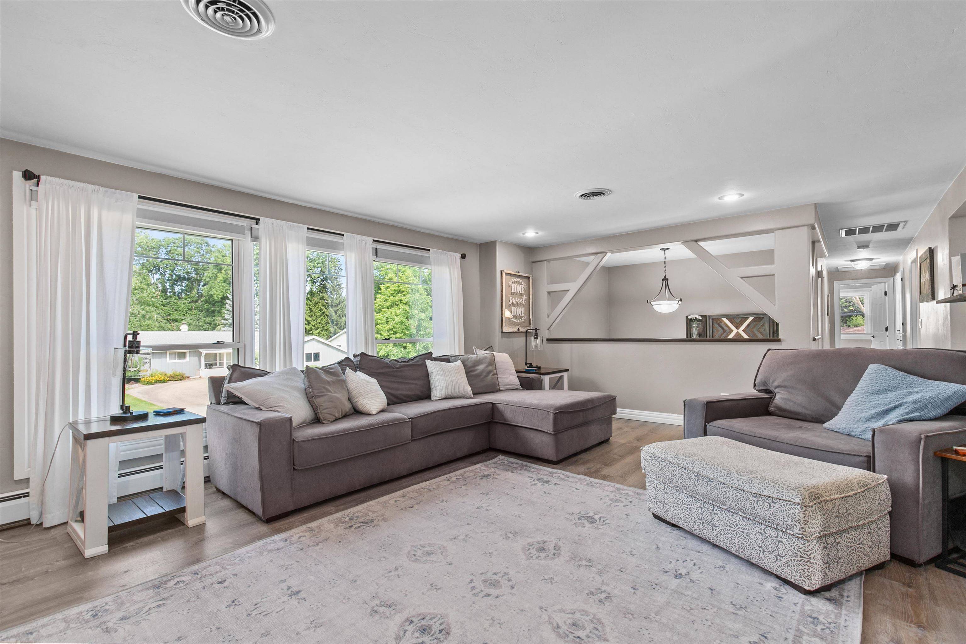Appleton, WI 54915,2412 S CLOVER LN