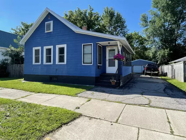 414 WASHINGTON ST, Oconto, WI 54153