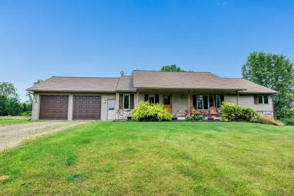 6230 YOUNG RD, Oconto, WI 54153