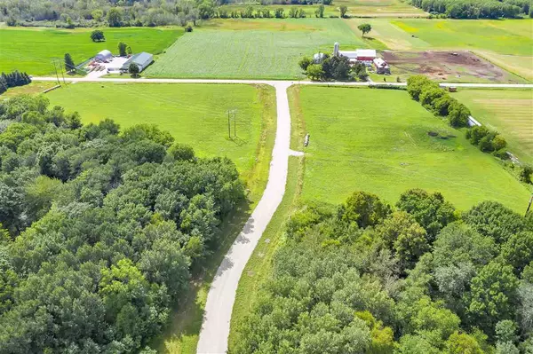 Oneida, WI 54155-9015,556 CROSS COUNTRY CT #5