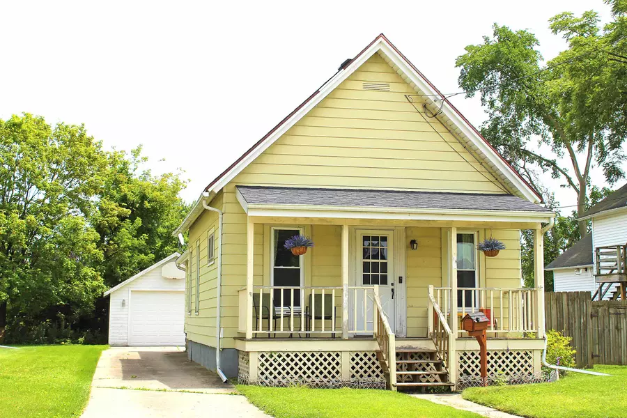1318 CEDAR ST, Oshkosh, WI 54901-3628