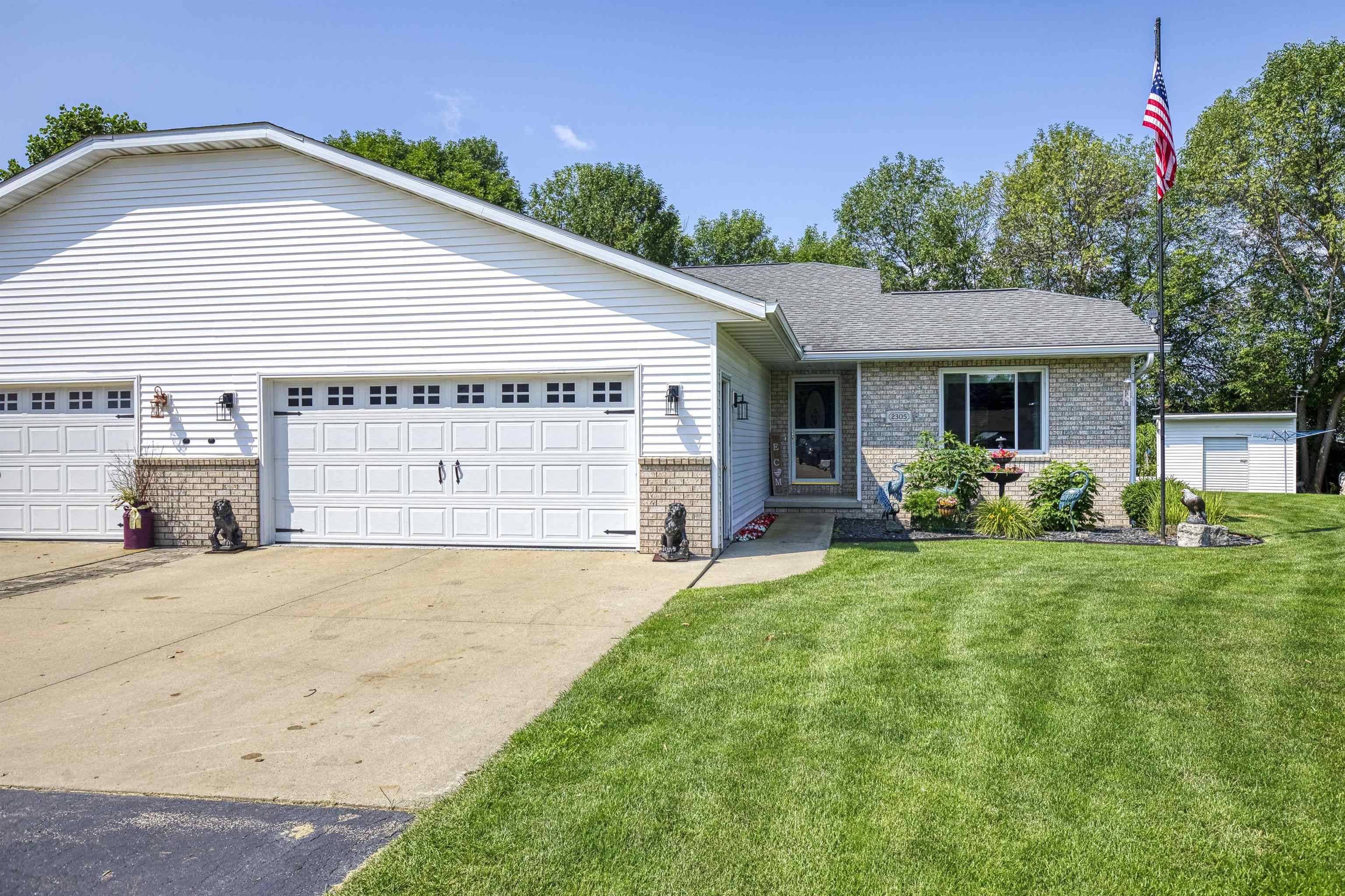 2305 SUGARBRIDGE CT, Menasha, WI 54952-3177