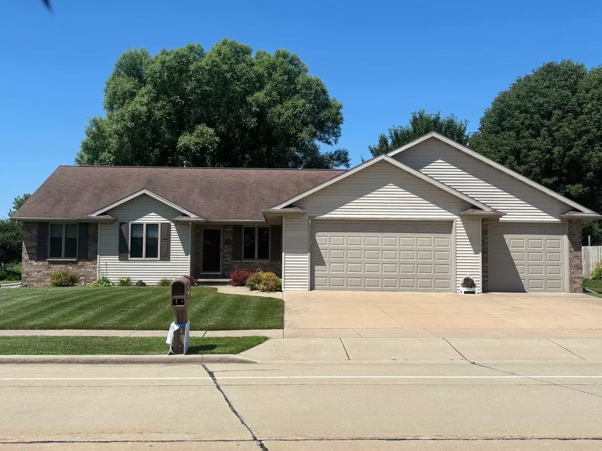 Kaukauna, WI 54130-3857,1015 KRISTY ST