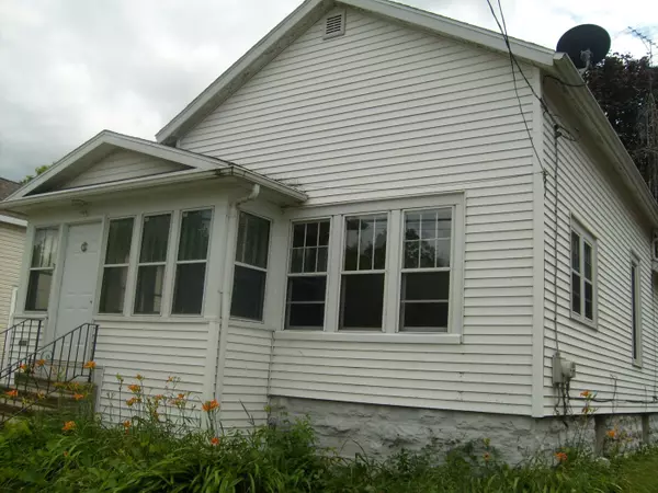 Oshkosh, WI 54902-8232,133 W 11TH AVE