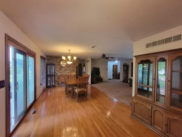 Oshkosh, WI 54901,824 STARBOARD CT