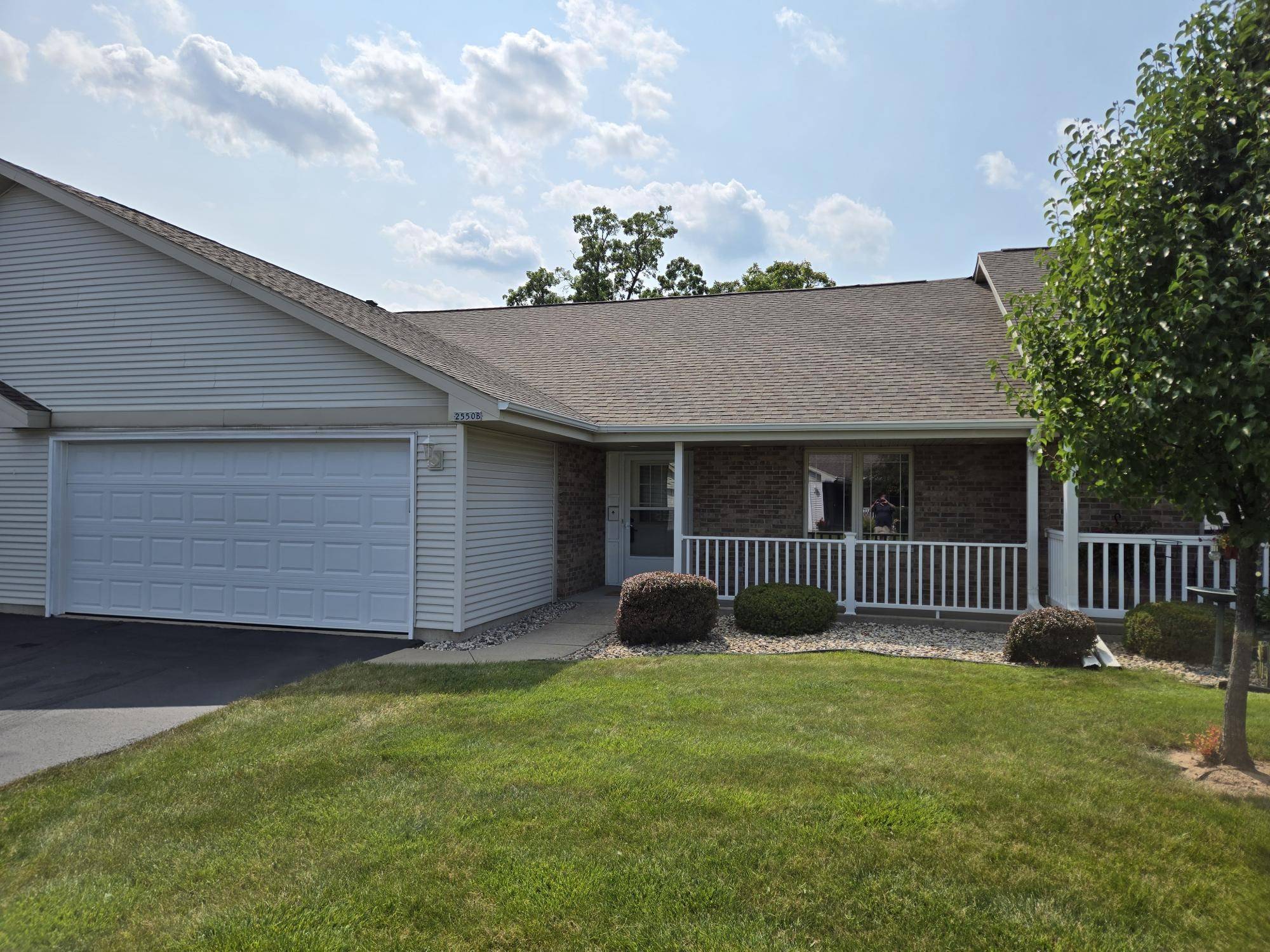 2550 HAVENWOOD DR #B, Oshkosh, WI 54904-5714