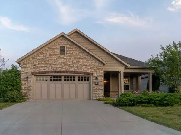 947 PEONIES DR, De Pere, WI 54115