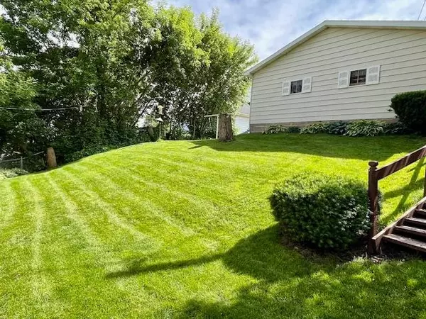 Kaukauna, WI 54130,212 W 4TH ST