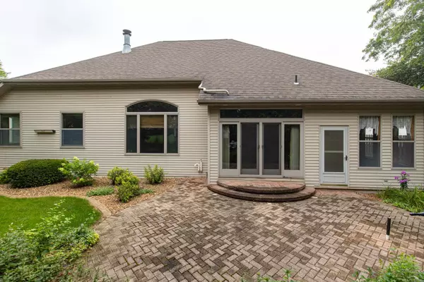 Combined Locks, WI 54113,104 JENNY CT