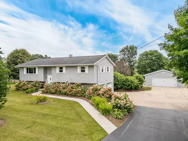 W381 HILLSIDE DR, De Pere, WI 54115-8547