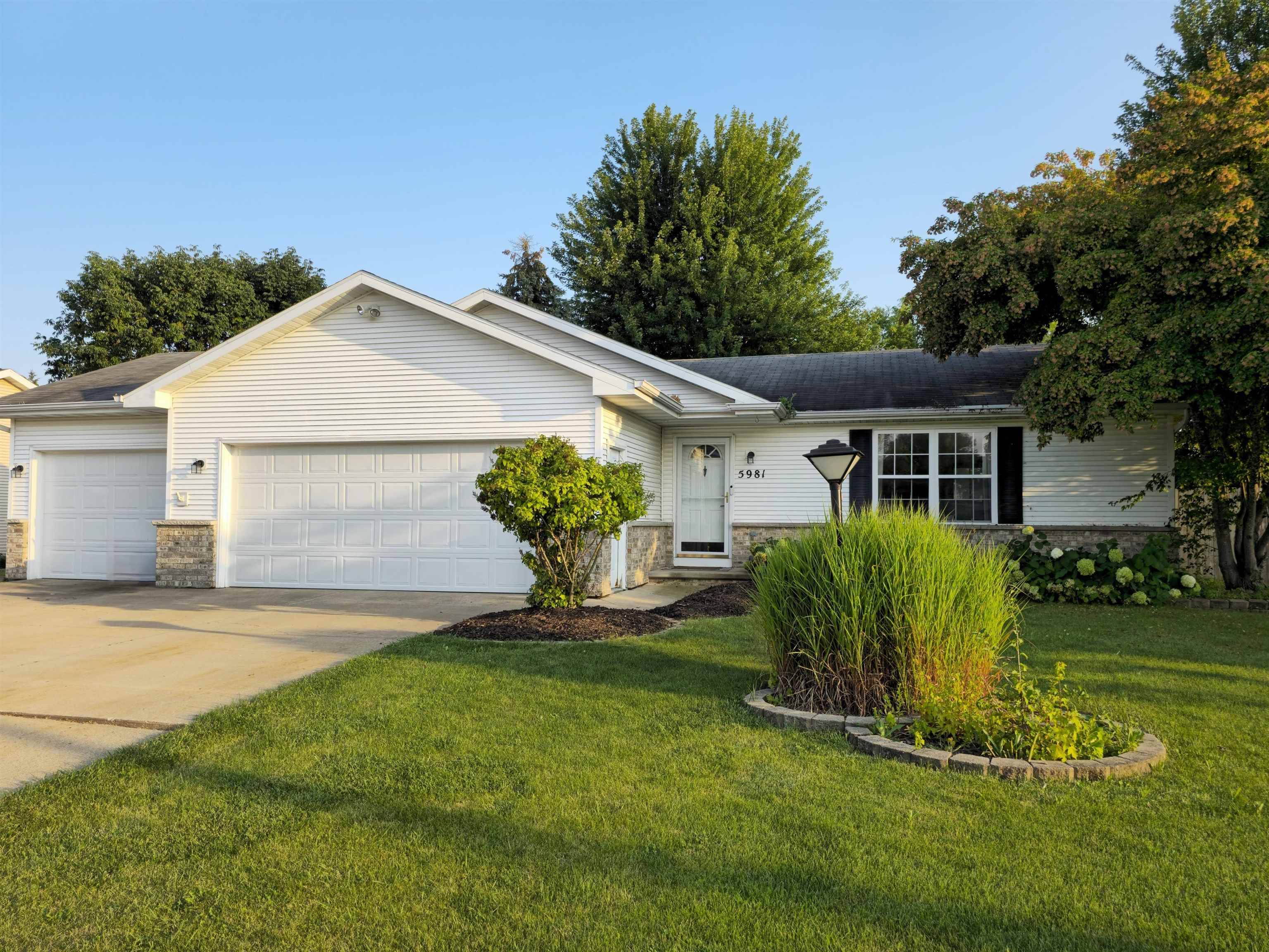 W5981 WOODSEDGE CT, Appleton, WI 54915