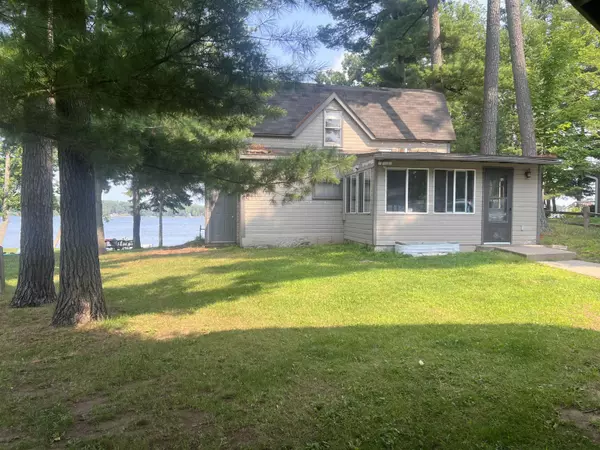 N2746 NORTH SHORE DR, Clintonville, WI 54929-9134