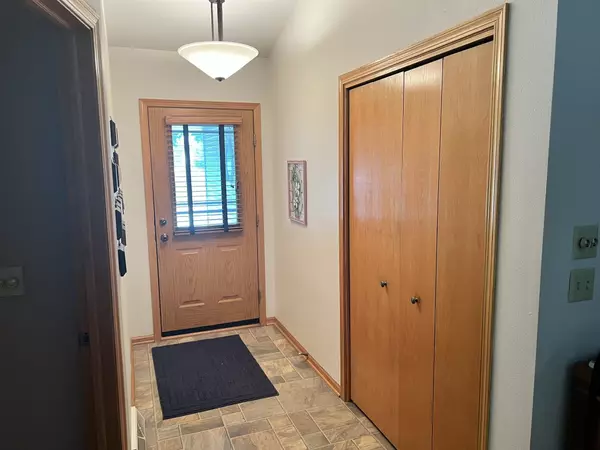 Oshkosh, WI 54904-7860,216 LAKE POINTE DR