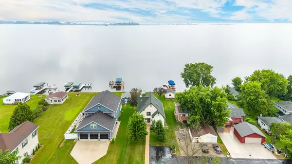 Omro, WI 54963,5244 SAMERS BAY RD