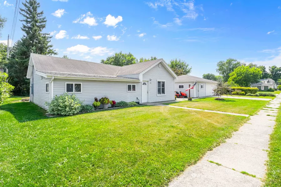 203 HUBBARD ST, Oakfield, WI 53065