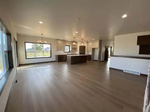 De Pere, WI 54115,721 TAMBOUR CT