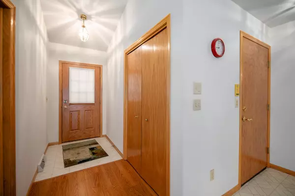 Oshkosh, WI 54904,224 LAKE POINTE DR