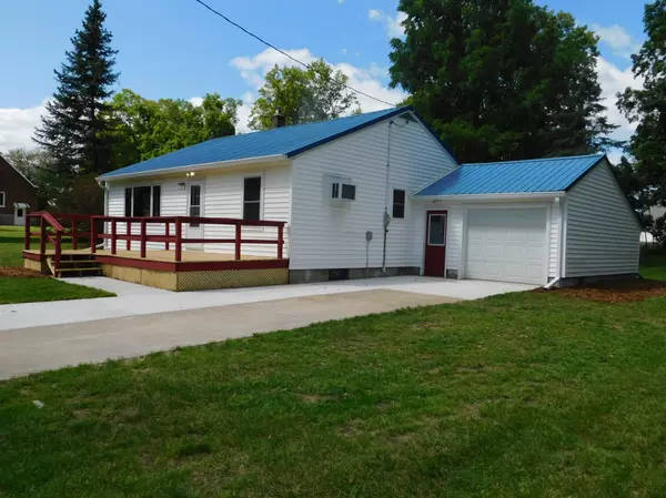 207 E WALL ST, Bowler, WI 54416-9746