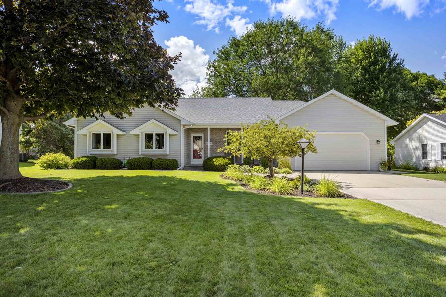 N9583 DIAMOND CT, Appleton, WI 54915