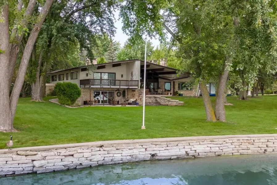 2129 SUNRISE DR, Appleton, WI 54948-7011