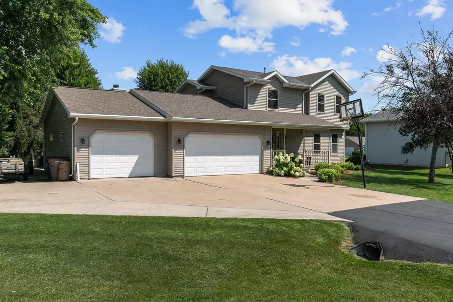 4088 MARQUIS RD, Oshkosh, WI 54904