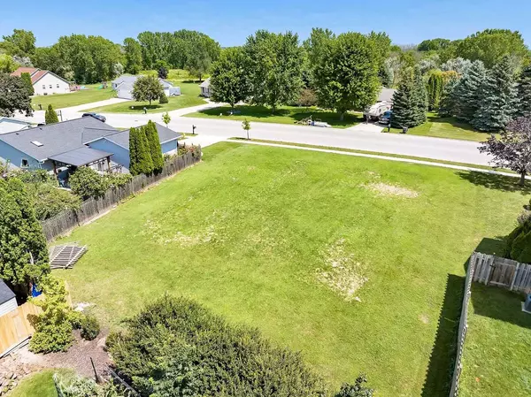 Green Bay, WI 54301,3808 EAST RIVER DR
