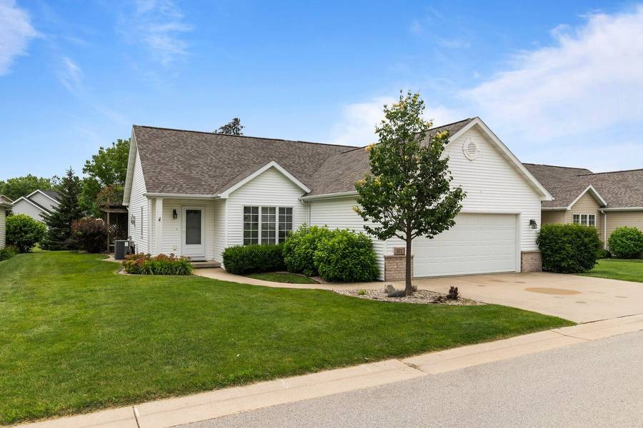 5015 W BOXWOOD LN, Appleton, WI 54913