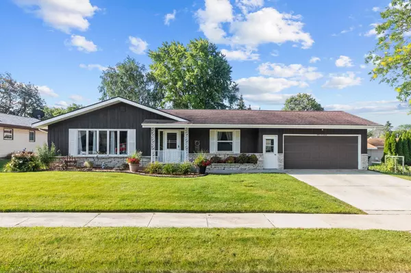 417 MANHATTAN ST, Chilton, WI 53014