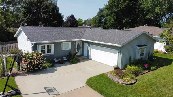 525 WILDWOOD DR, Kaukauna, WI 54130