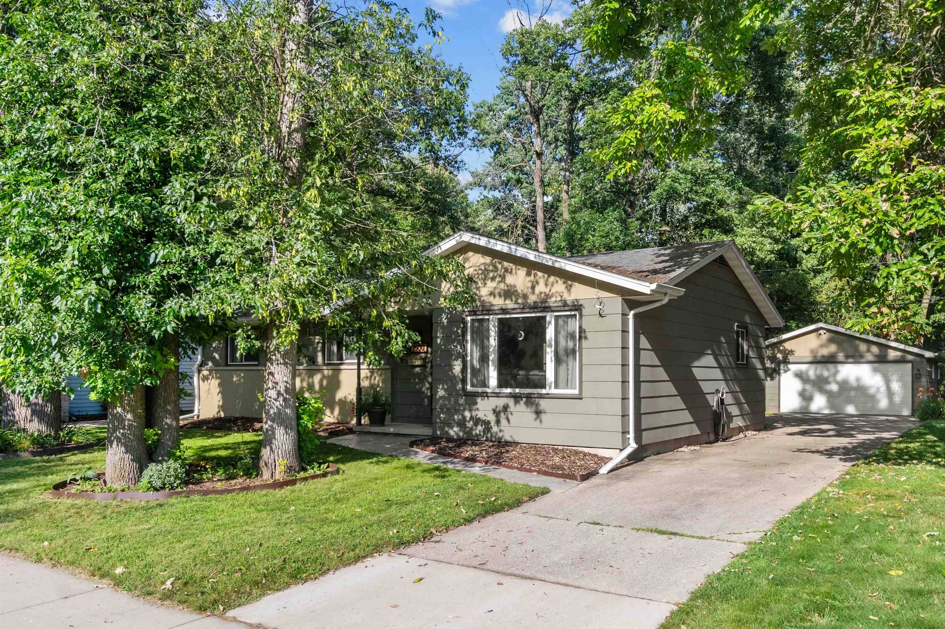 Appleton, WI 54915,1500 S TELULAH AVE